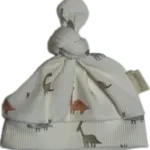 babymutsje met knoop en dinosaurus print