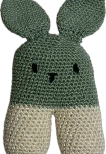 gehaakte knuffel konijn voor baby in mint groen kleur