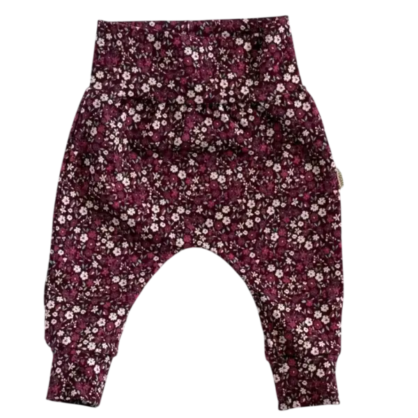Babybroekje gemaakt door Twensies met bloemenprint