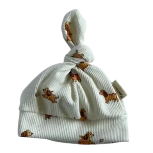 Babymutsje met hondjes van Twensies